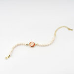 Bracciale perle e cameo con volto femminile